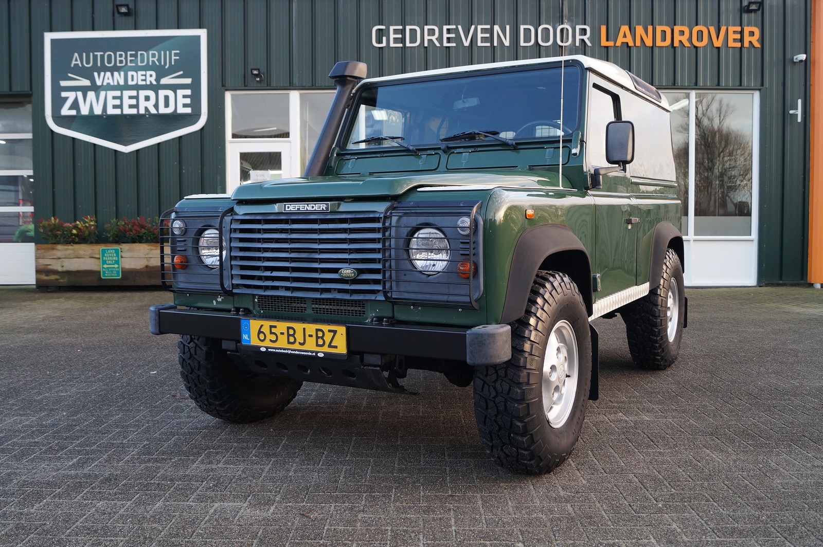 Land Rover New Defender 110 D240 SE (2021)