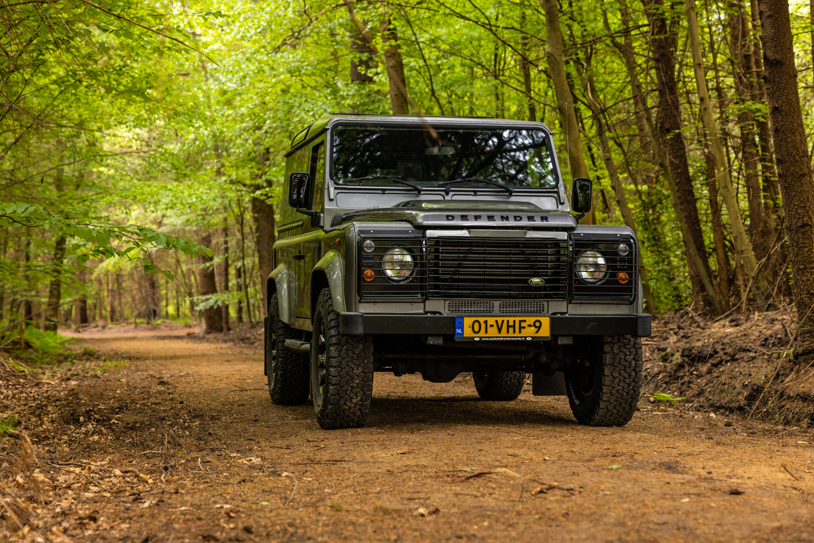 Land Rover Defender 90 Station Wagon (2014)