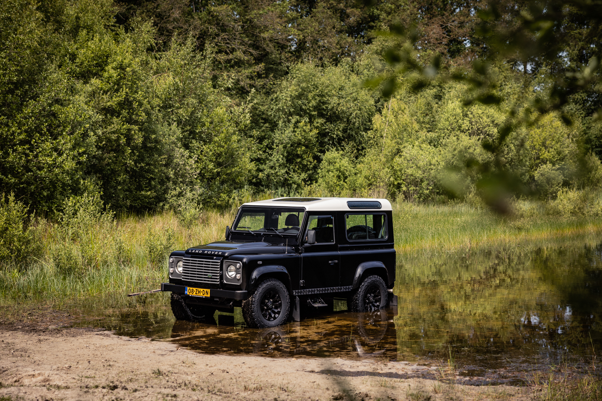 Land Rover Defender 110 Adventure Edition Commercial (2015)