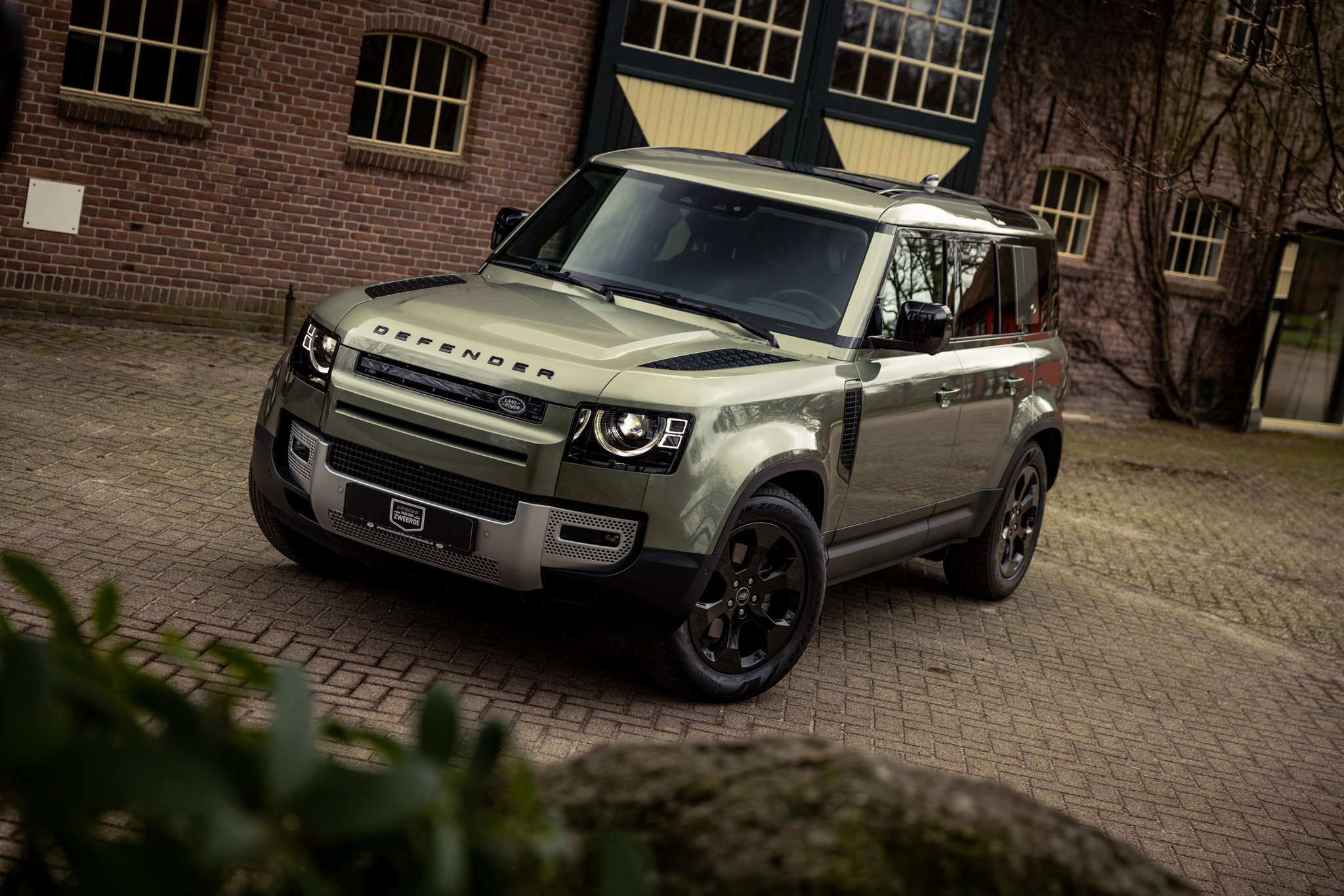 Land Rover Defender 110 Station Wagon (2011)