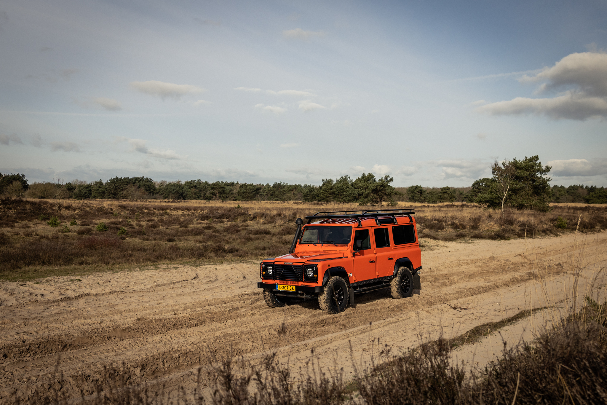 Land Rover Defender 110 Adventure Edition Commercial (2015)