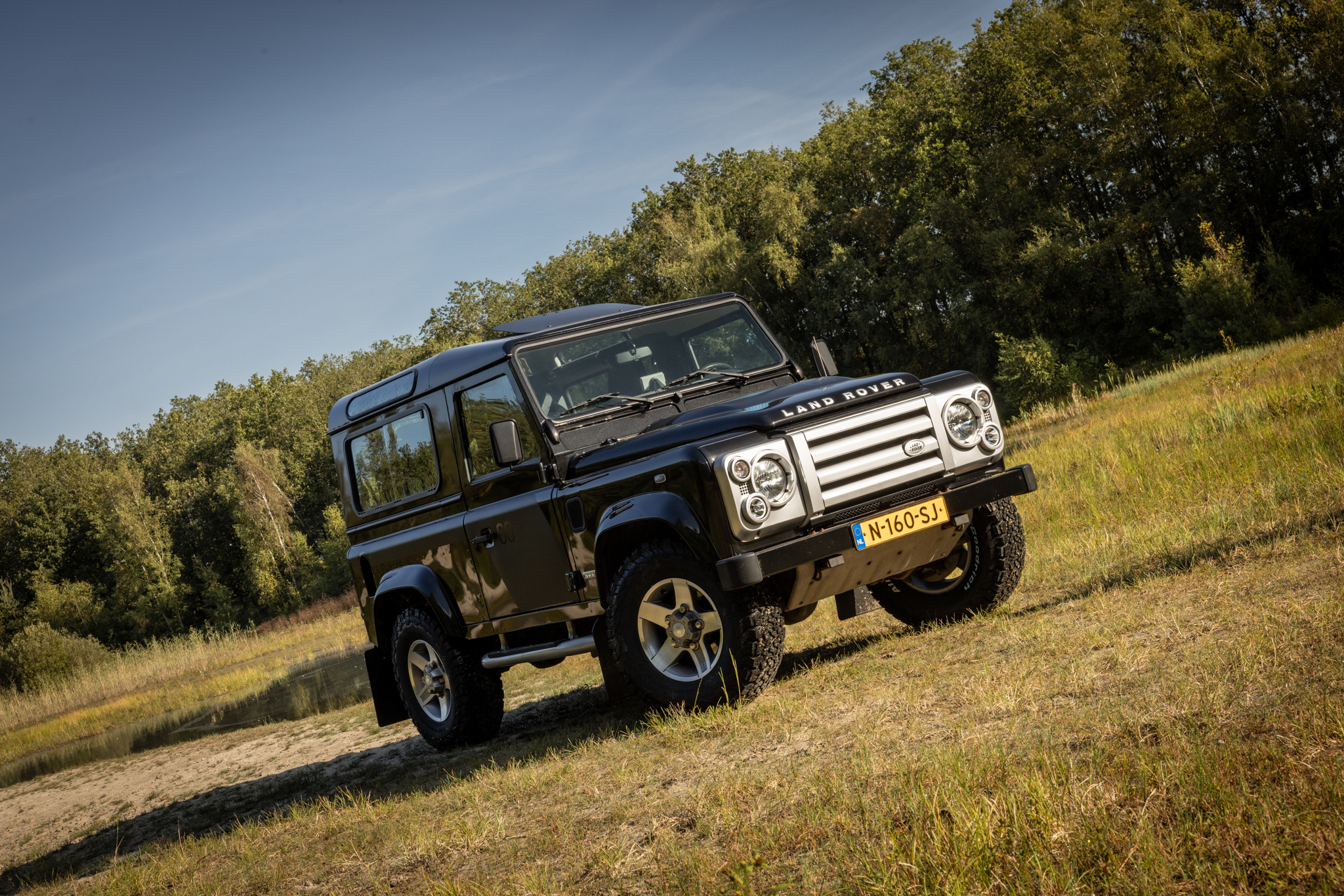 Land Rover Defender 110 Adventure Edition Commercial (2015)