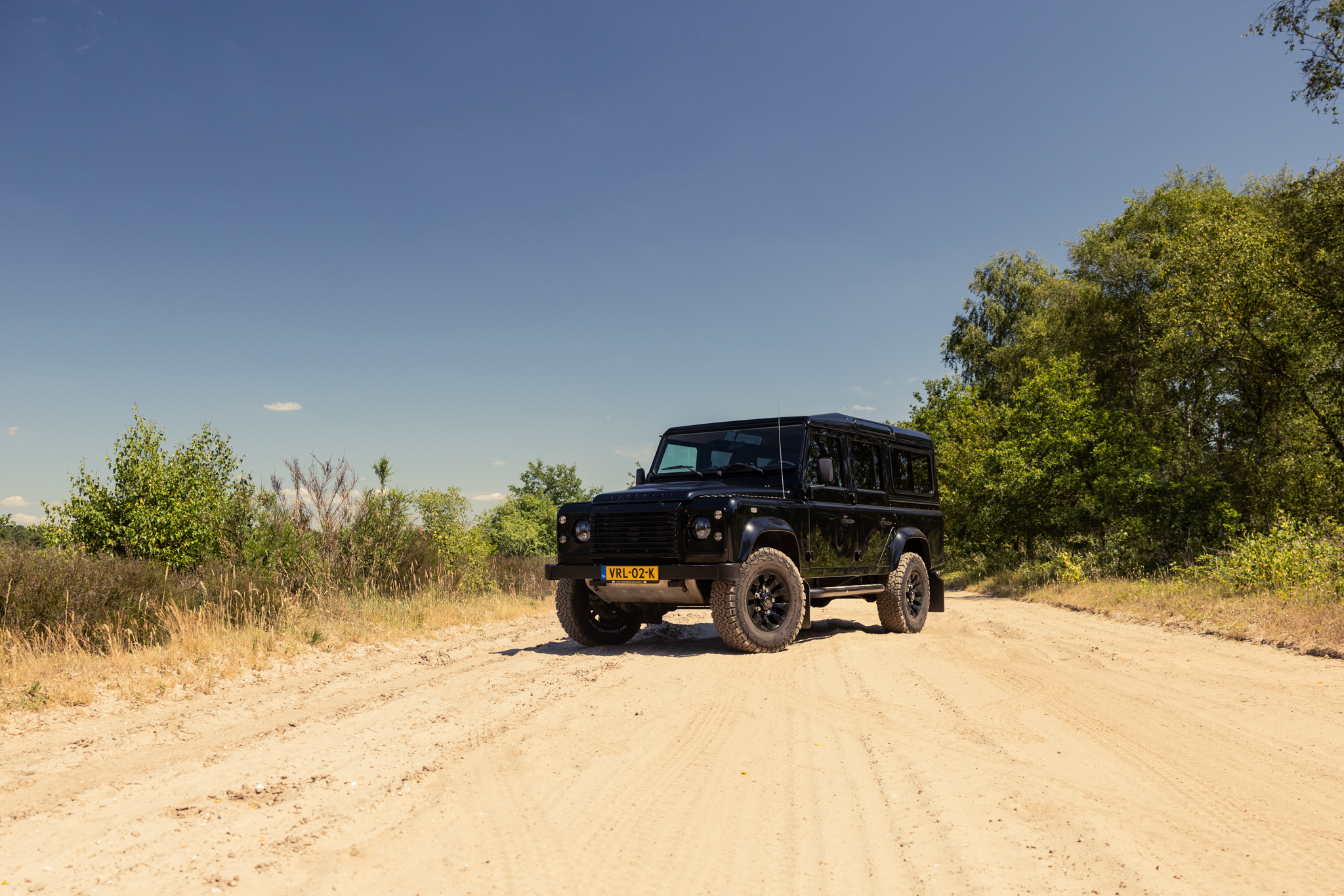 Land Rover Defender 110 Adventure Edition Commercial (2015)