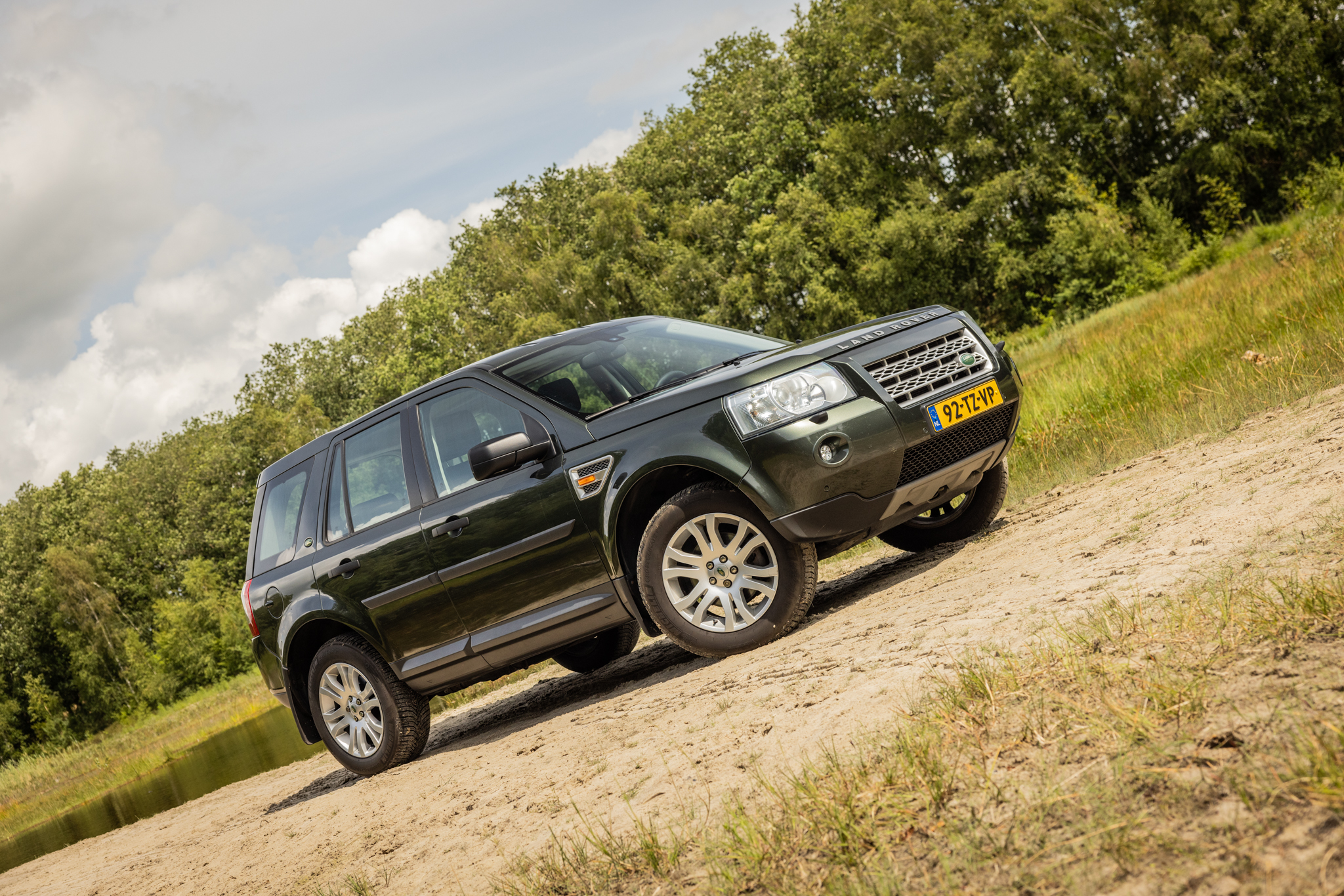 Land Rover Defender 90 Station Wagon (2014)