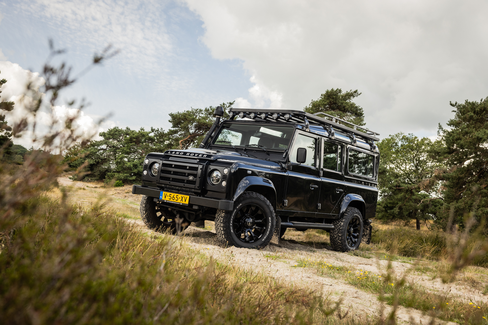 Land Rover Defender 110 Adventure Edition Commercial (2015)