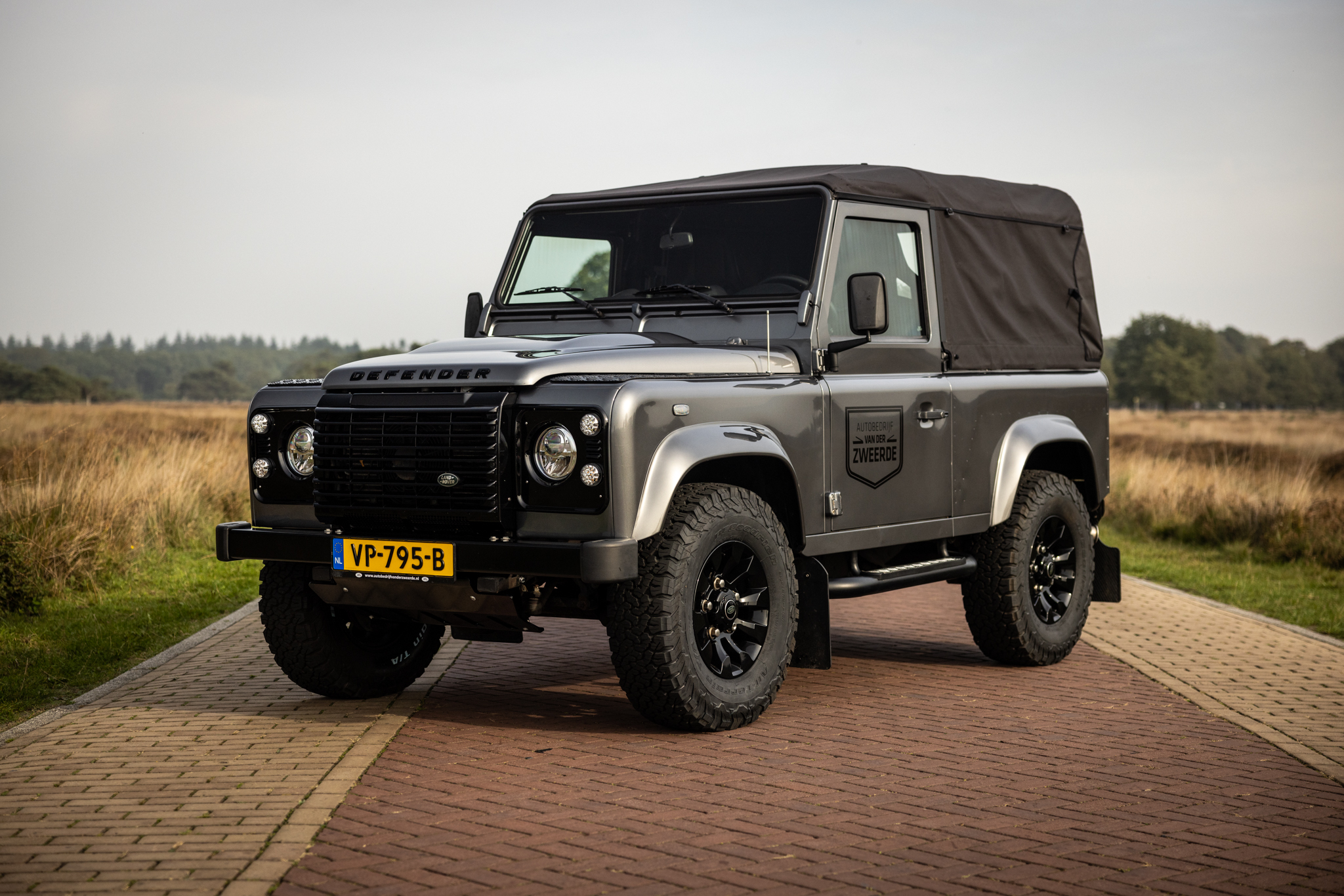 Land Rover Defender 110 Adventure Edition Commercial (2015)