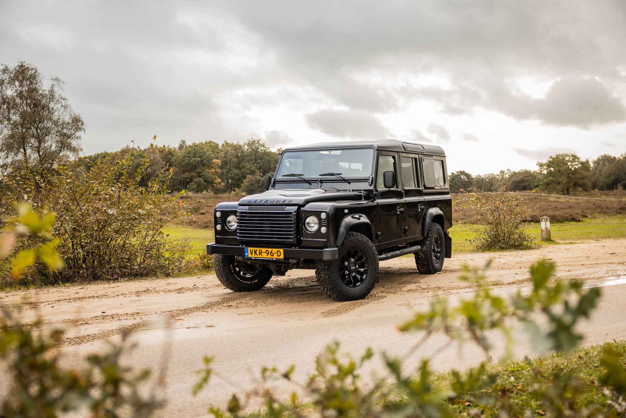 Land Rover Defender 110 Adventure Edition Commercial (2015)