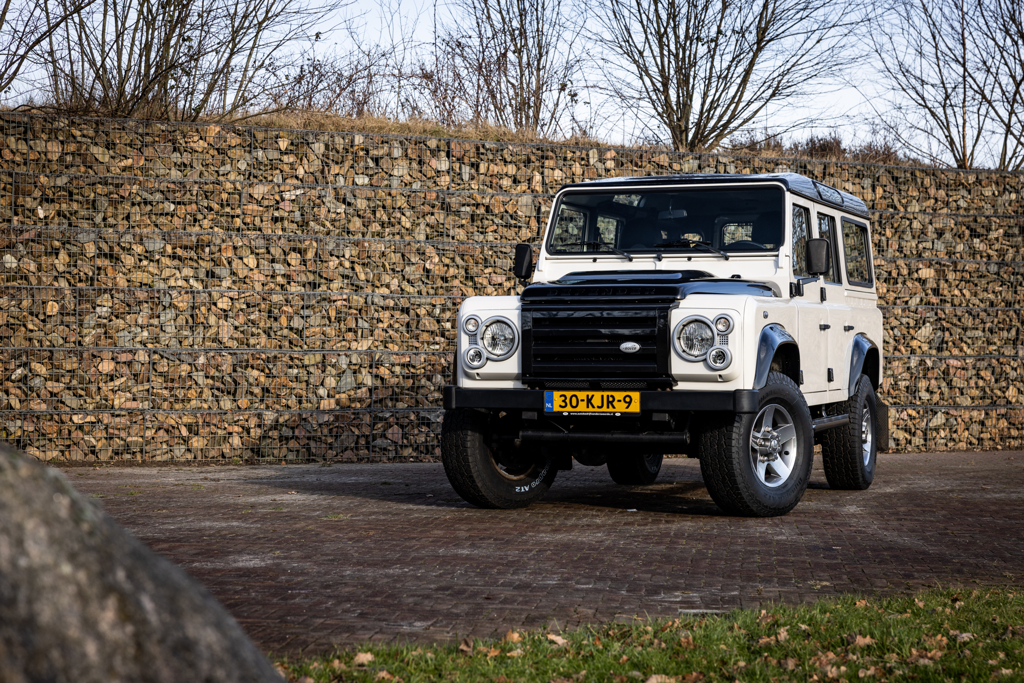 Land Rover Defender 110 Adventure Edition Commercial (2015)