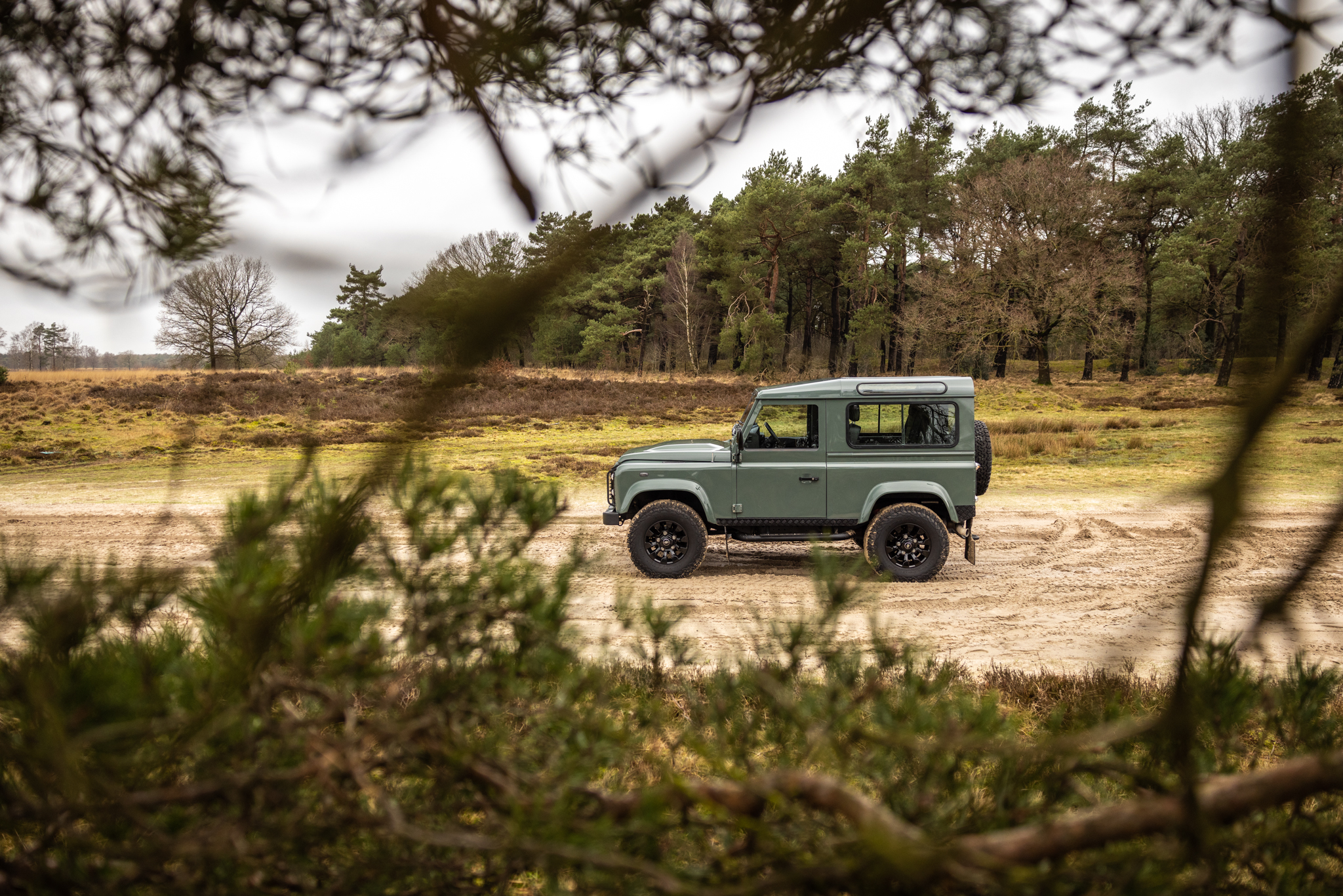 Land Rover Defender 90 Station Wagon (2014)