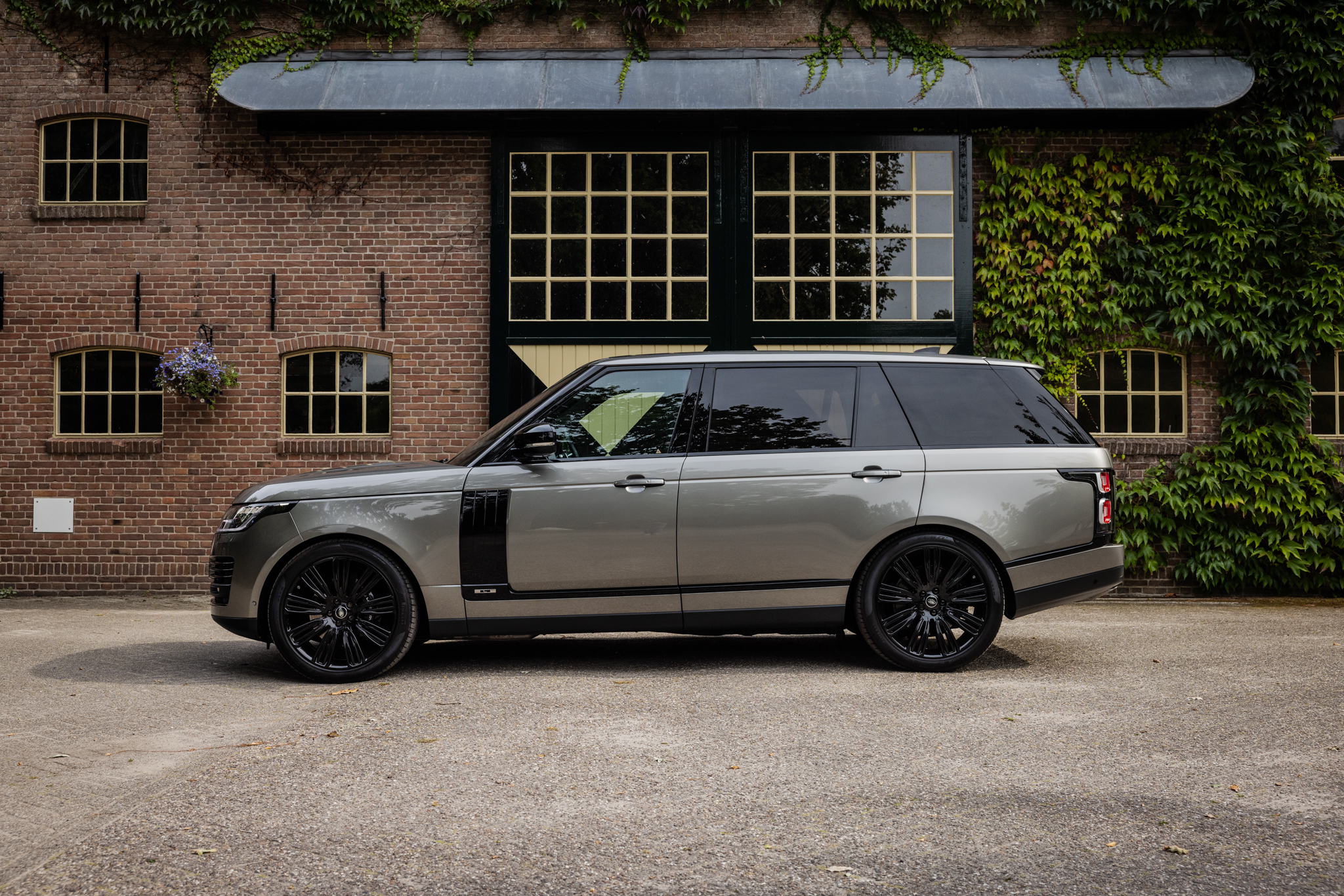 Auto bedrijf van der Zweerde uw Land en Range Rover specialist